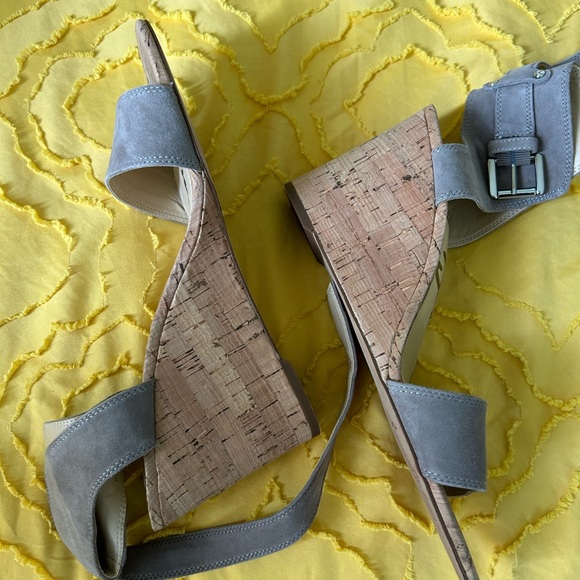 Sandals - Picture 2 of 7